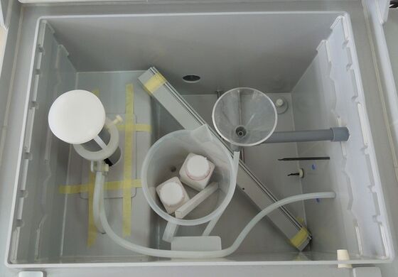 Penguji Semprotan Garam Lab PV Mesin Ruang Uji Korosi Semprotan Garam Modul Fotovoltaik Peralatan Uji Penuaan Semprotan Garam